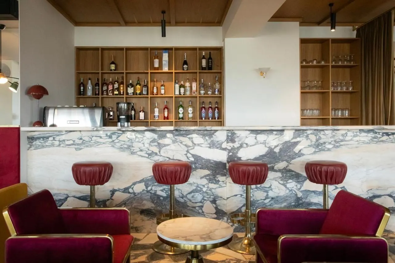 Castor & Pollux Hotel ティビリシ