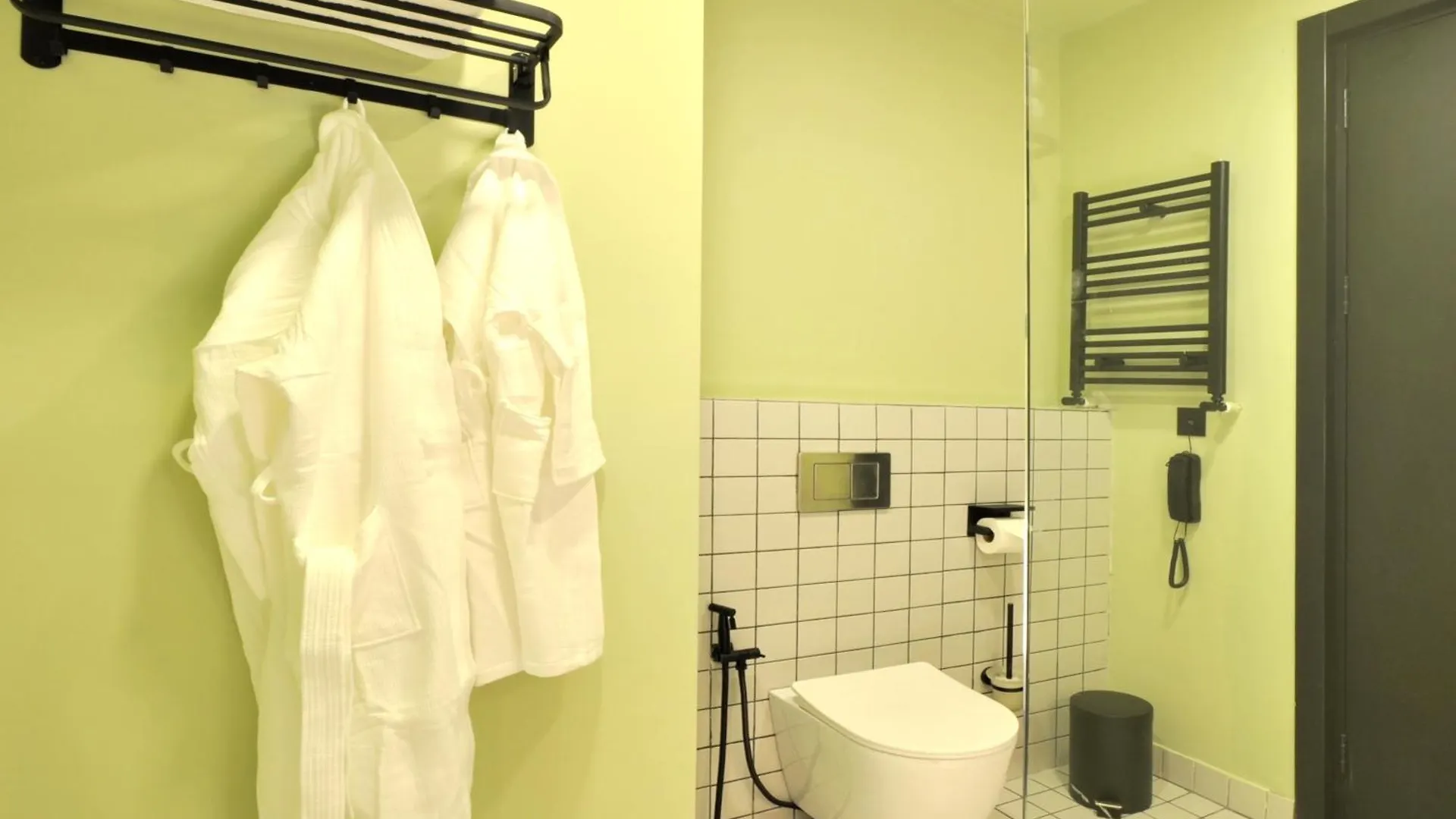 Castor & Pollux Hotel ティビリシ